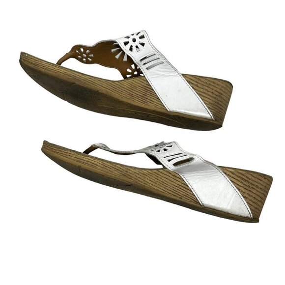 Clarks Womens Cut‎ Out Thong Slip On Cork Wedge Sandal White Size 9M - Picture 2 of 3